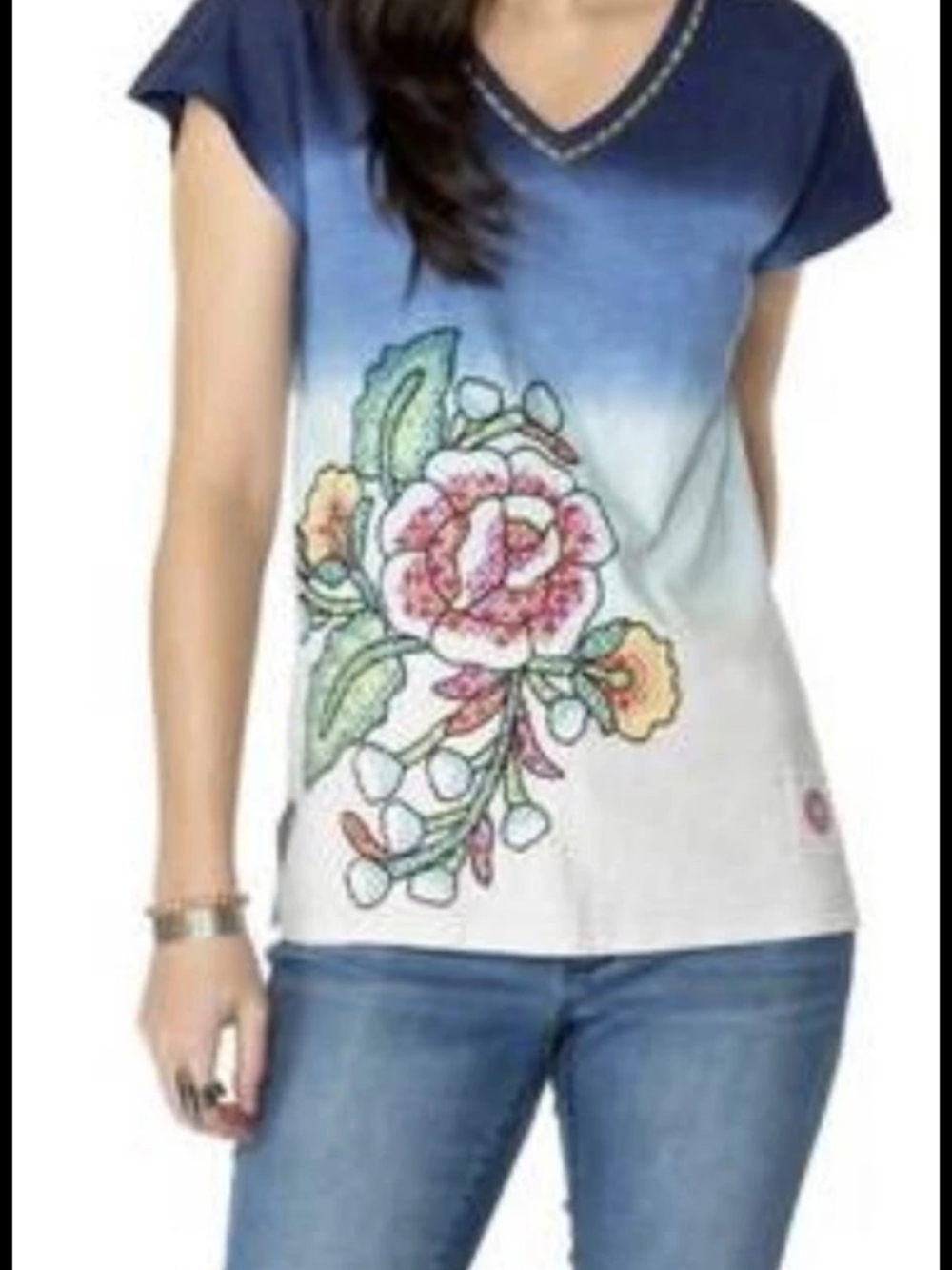 Double D Ranch Blue-to-White Floral V-Neck Tee Size L